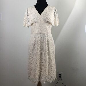 Antonio Melani Sz 6 Cream Bridal lace gown knee length bat sleeves